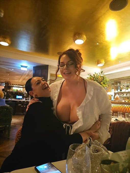 Lots of laughter and fun once again with the beautiful @GeorginaGee_   Need a week to recover 🤣🤣🤣 https://t<a href="/tag/halloween"class="tags"><span>#halloween</span></a>