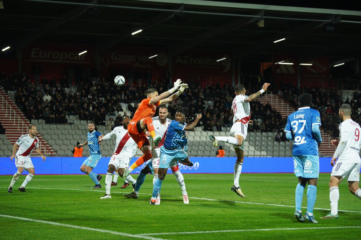 Match sérieux de nos joueurs de l’ <a href="/AmiensSC/">Amiens SC</a> après ce 0-0 à l’ <a href="/ACAjaccio/">AC Ajaccio</a> Prendre 1 pt en Corse n’est jamais facile, nous n’avons pas baissé les bras et avons été costaud face à une belle équipe. Gardons cette solidité défensive, le mois de mars sera déterminant ! B.Joannin