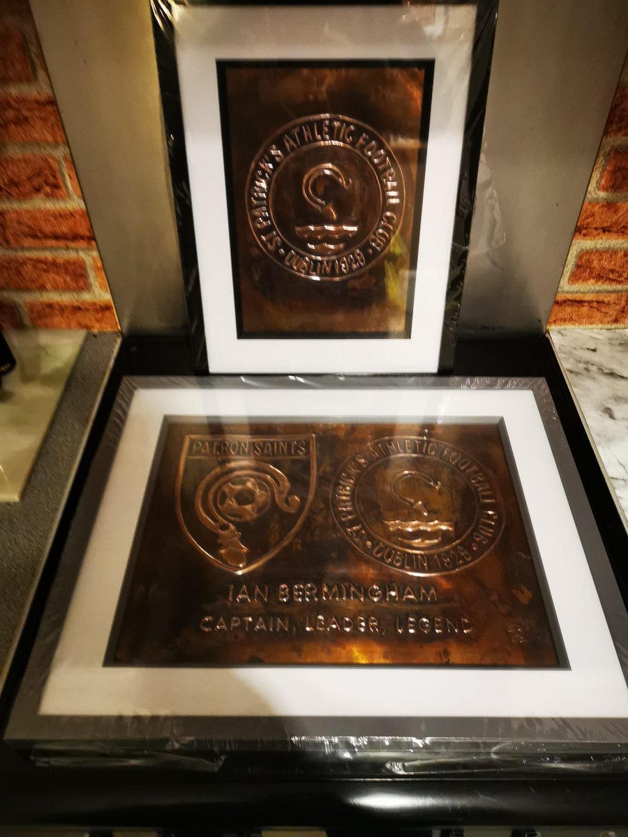 CAPTAIN. LEADER. LEGEND. The Patron Saints were delighted to (belatedly) present Ian Bermingham with a specially commissioned piece of copper art to mark his testimonial year on Friday night. Thanks for everything, Bermo. 🔴⚪️