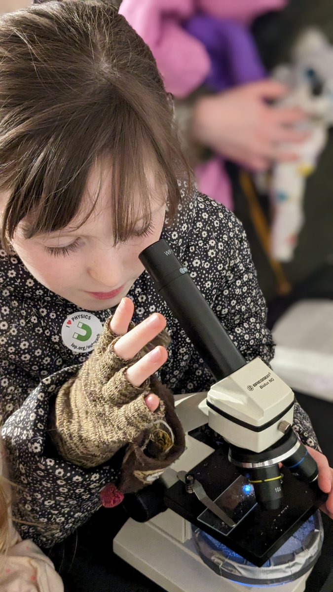 cloud_orange's tweet image. Fab visit to 2 Royal Avenue learning about gravity batteries! @IOP_Ireland @niscifest #mimisrainbowadventure