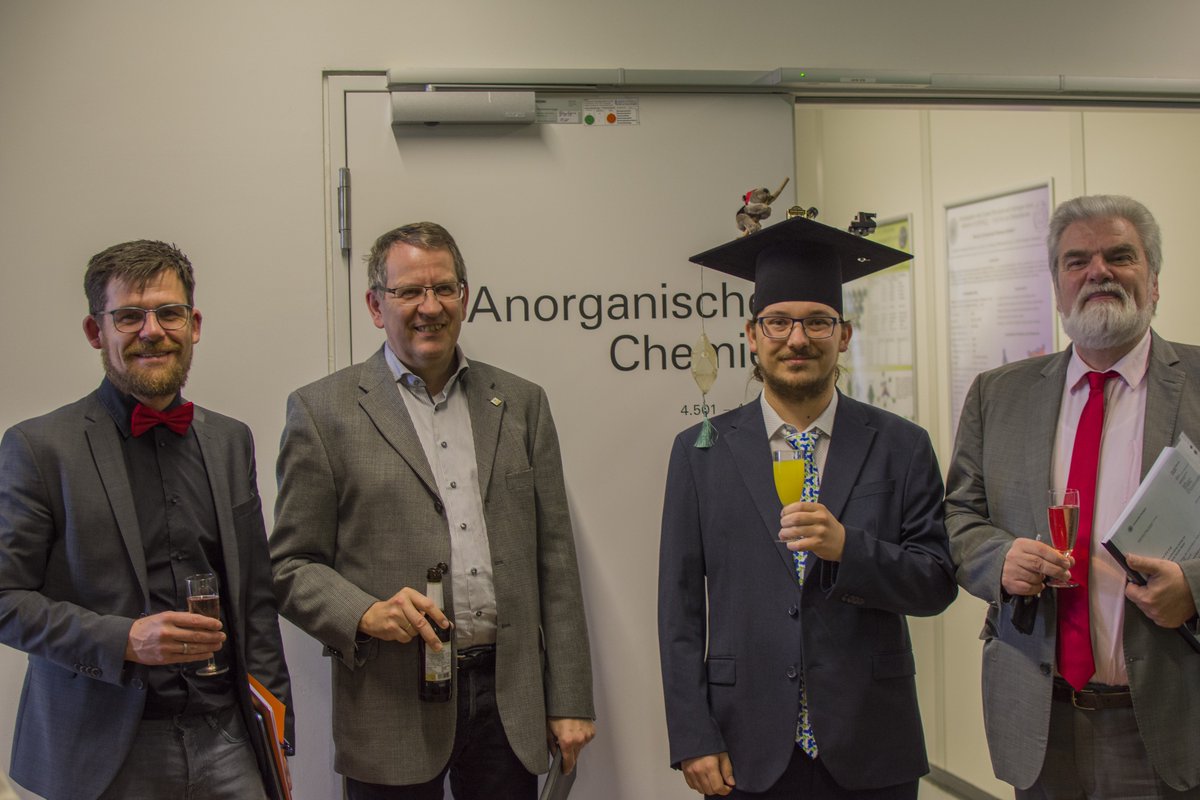 It is finished. The defense of a #Drthesis was successful and the subsequent celebration was lovely. I had a great time at the <a href="/Uni_Stuttgart/">Uni Stuttgart</a> in #solidstatechemistry with nice conferences like #ecm33 or #iucr25 and some scientific paper.

#phdlife #crystallography #Dissertation