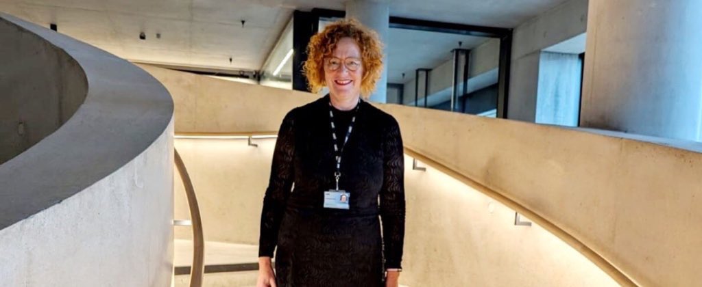This Friday, 1st March, a NEW episode of @TalkingHEpod is out with Dr Annamarie McKie, Associate Dean, Student Experience @LCFLondon @UAL discussing ‘talking to reflect’ in the creative arts context. ^SV