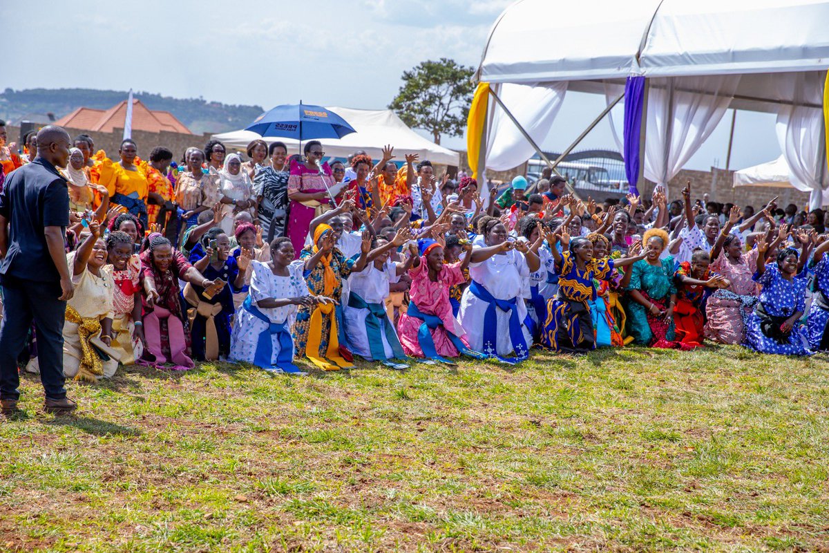 Our @KCCAED joined thousands of women and leaders in the Busoga Kingdom at the Ekiiwuulo kya Inhebantu to welcome the Queen Jovia Muteesi, as she embarks on public duties. The joyful ceremony highlighted cultural norms and the social economic transformation by the Neyendeire…