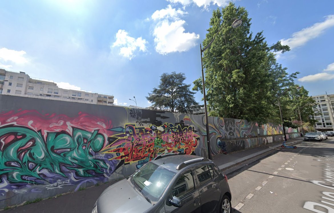Enlaidissement de la rue Germaine Tailleferre et de la rue Adolphe Mille, quartier du Pont-de-Flandre (Paris 19ᵉ) :

👉Une «fresque» de 200 mètres financée par la Ville de Paris.

#saccageparis