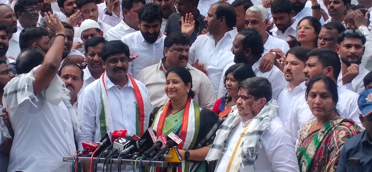 Joined Congress Party at Gandhi Bhavan in presence of Telangana Congress Incharge @DeepaDasmunsi garu, Minister Sri Ponnam Prabhakar garu, AICC Secretary Malsoor Khan, Rajya Sabha MP Anil Kumar Yadav,MLC Mahesh Kumar Goud,@bonthurammohan , @Babafasiuddin were present.