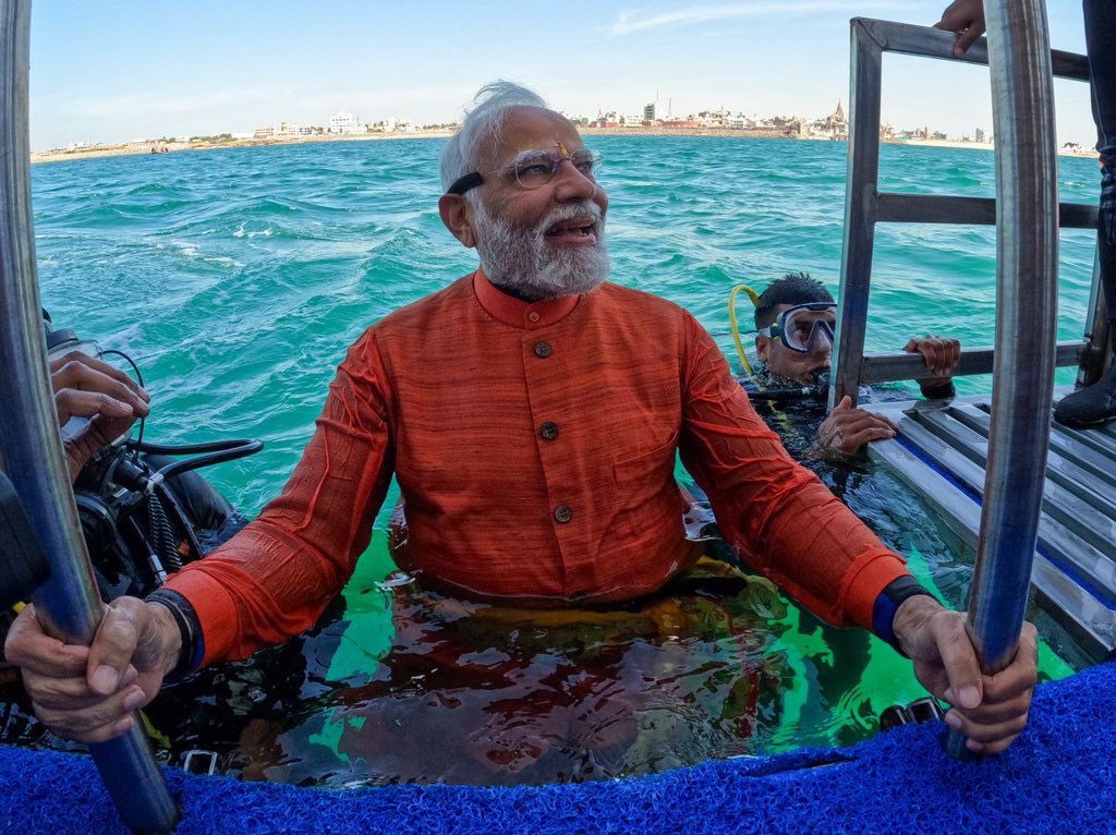 PM मोदी ने आज गहरे समंदर के अंदर जाकर प्राचीन द्वारका जी के दर्शन किए।

#NewsChaska #PMModi #NarendraModi #Dwarkadhish #dwarkadhish_temple #DwarkadhishTemple