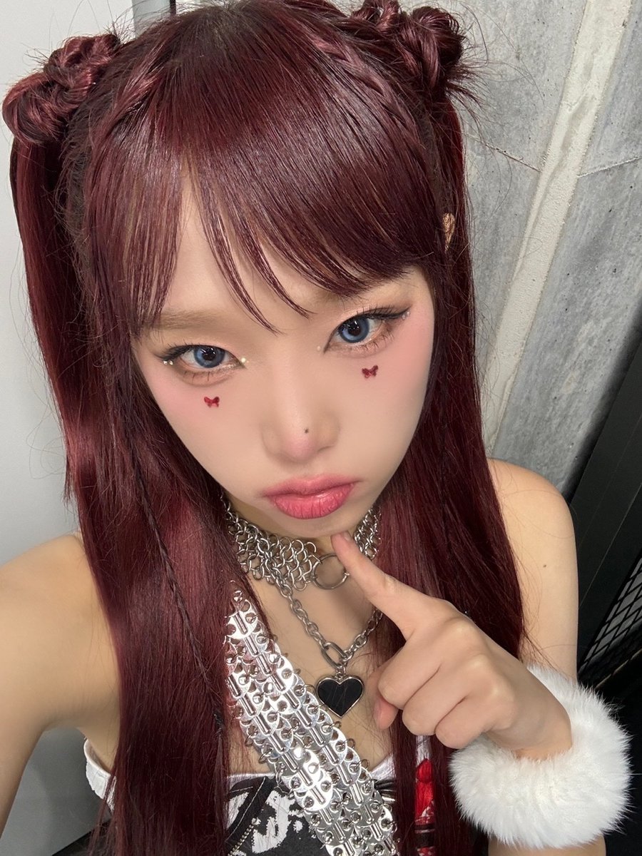YENA_OFFICIAL's tweet photo. [📸YENA PIC]

24.02.25 #Kstyle

락스타 모닝엔젤로 완벽 변신🎸💫

지구미 DNA는🧬
오로지 예나로만 이뤄져 있어서🥰
💓짱예나💓에게만 반응한다구요〰️🌍💞

#최예나 #예나 #YENA
#KstylePARTY https://t.co/hHTu27l7iA