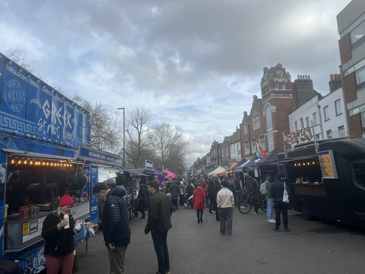 Busy day of breakfast at the weekly Dukes Meadows Food Market, followed by a bite of lunch at the brilliant new @BritStreetFood market on the High Road… If you’re a foodie in London, #Chiswick is the only place to be today!