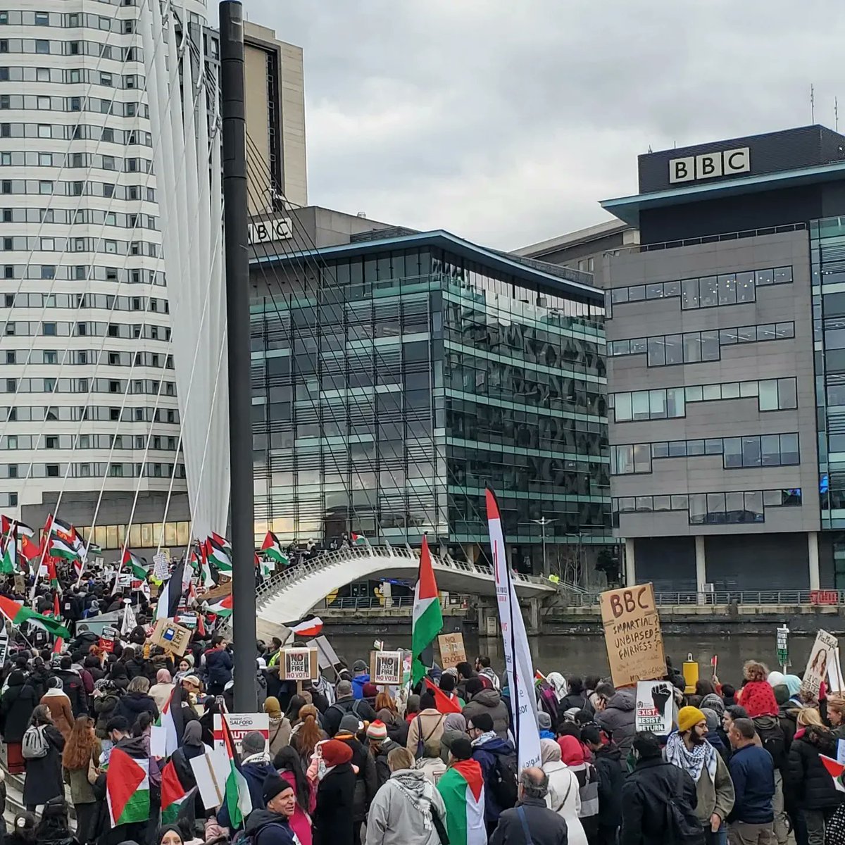 At BBC HQ, 1000's made it clear that when this many children in Gaza - 12000 - have been killed in the most awful ways imaginable, the Media's constant excusing of Israel's mass slaughter and destruction has given them the cover to commit genocide.
#ShameonBBC
#StopGazaGenocide