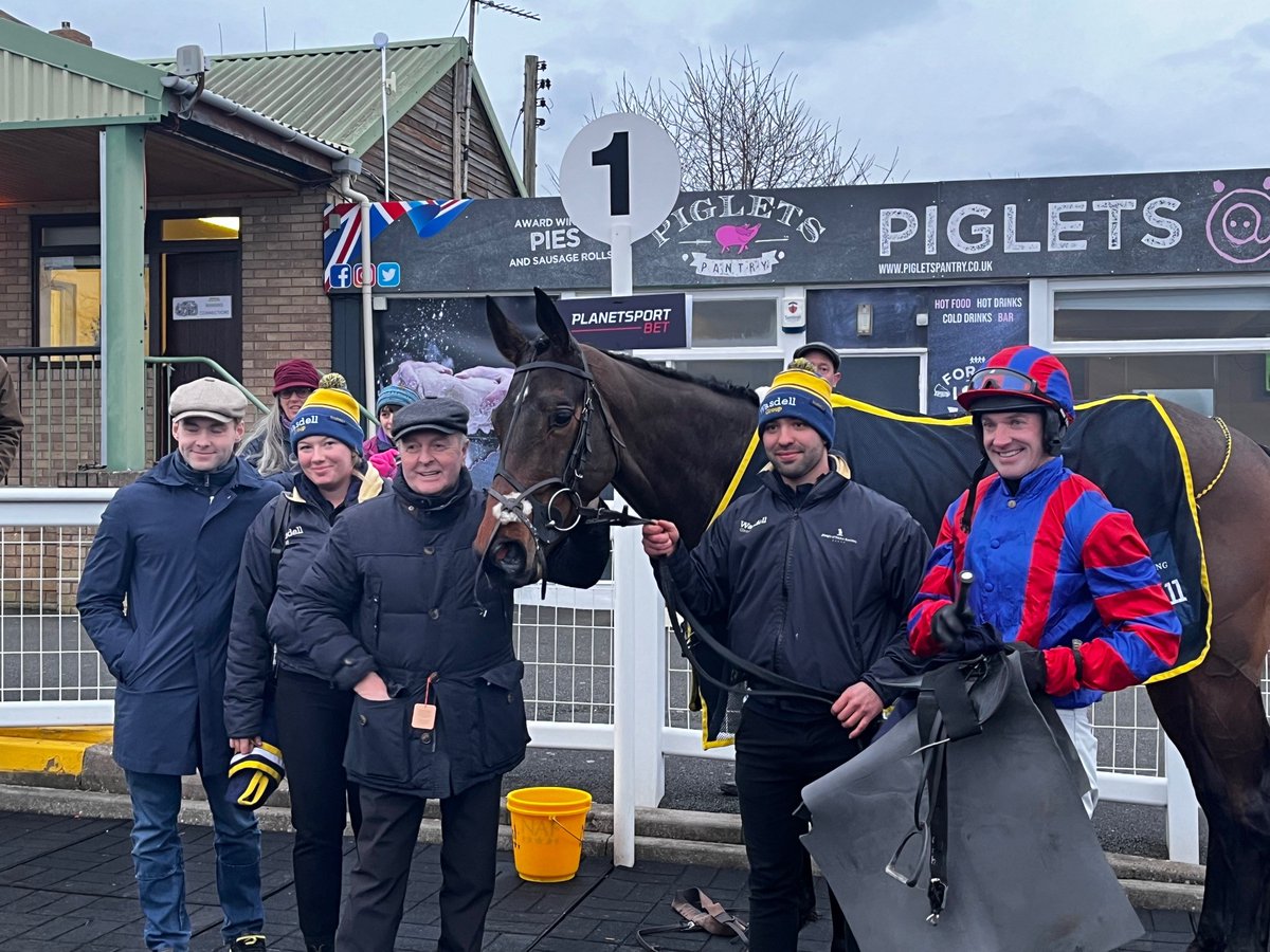 RACE 7 RESULT - Play Beat Sav! At @planetsportbet Open National Hunt Flat Race 🥇 We're Red And Blue 🥈 Ocean Waltz 🥉 Twin Earth Jockey: @richiemclernon Trainer: @JonjoONeill Owner: Mr Patrick Doyle