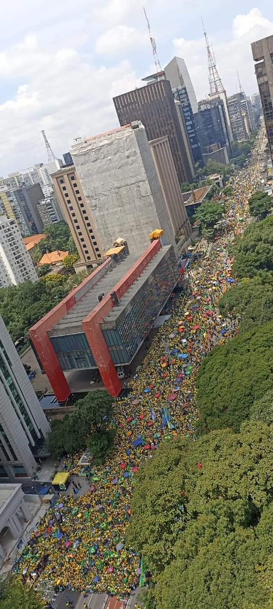 Grandes movilizaciones del pueblo brasileño contra el autoritarismo de Lula y contra el acoso y perscución a la oposición
<a href="/BolsonaroSP/">Eduardo Bolsonaro🇧🇷</a>
<a href="/jairbolsonaro/">Jair M. Bolsonaro</a>
¡Adelante Brasil!
#Dia25VaiSerGigante