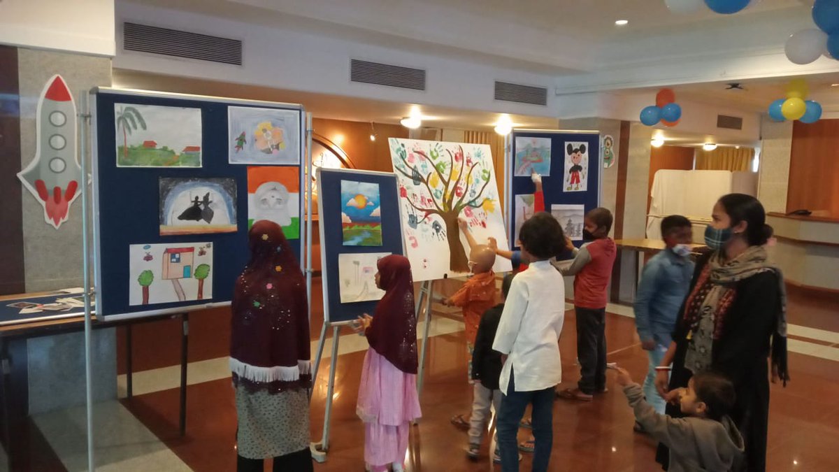 BTFI4's tweet photo. The judges were overwhelmed with joy and awe as they witnessed the remarkable artworks created by the survivors. They were mesmerized by the depth of emotion and talent displayed on the canvas. @DrArpitaSahu @DrVasundharaP @Kajari16 @Nandinimenon18 #DrAektaShah @Swetha_MNair https://t.co/TIJYX3rC0c
