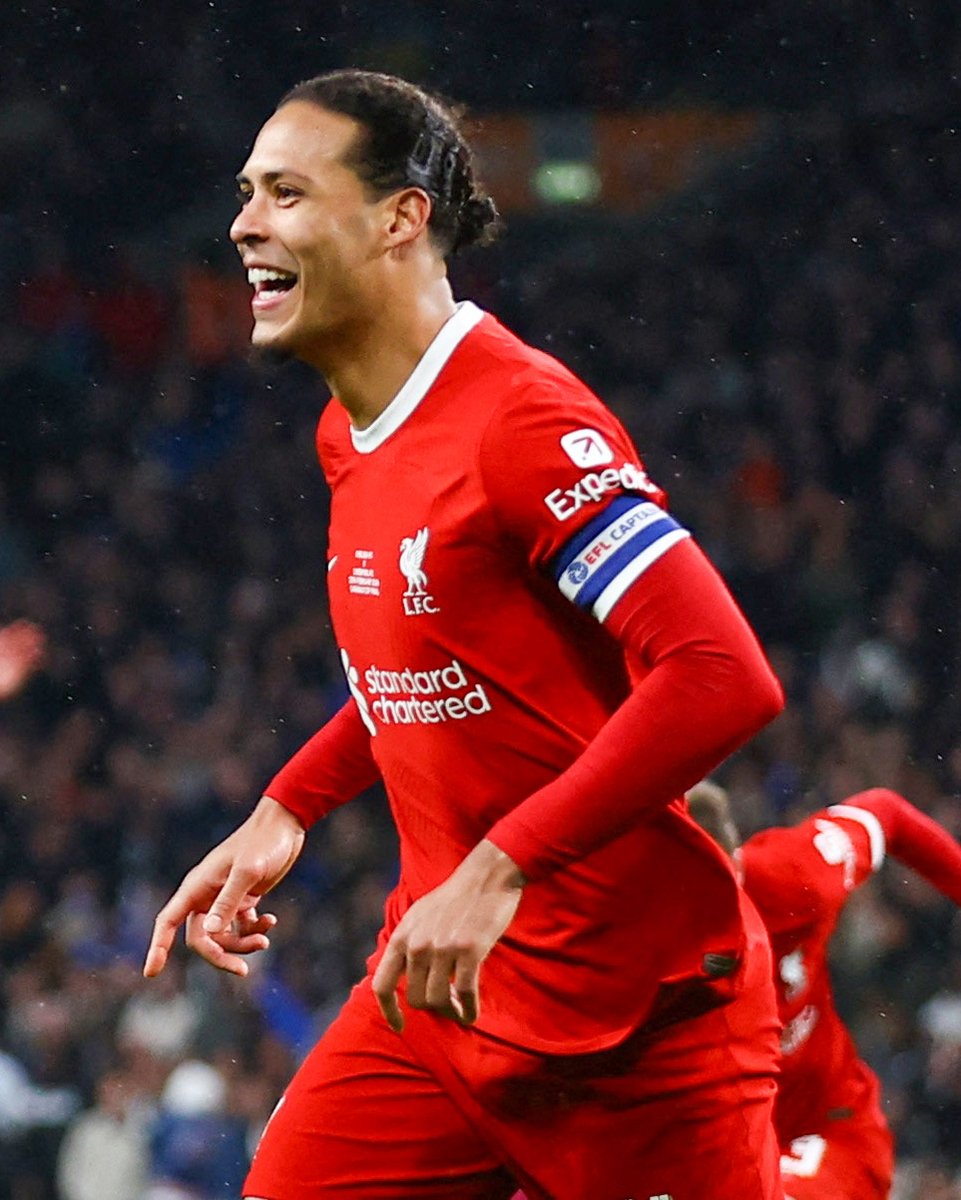 Step up, Virgil van Dijk 😤