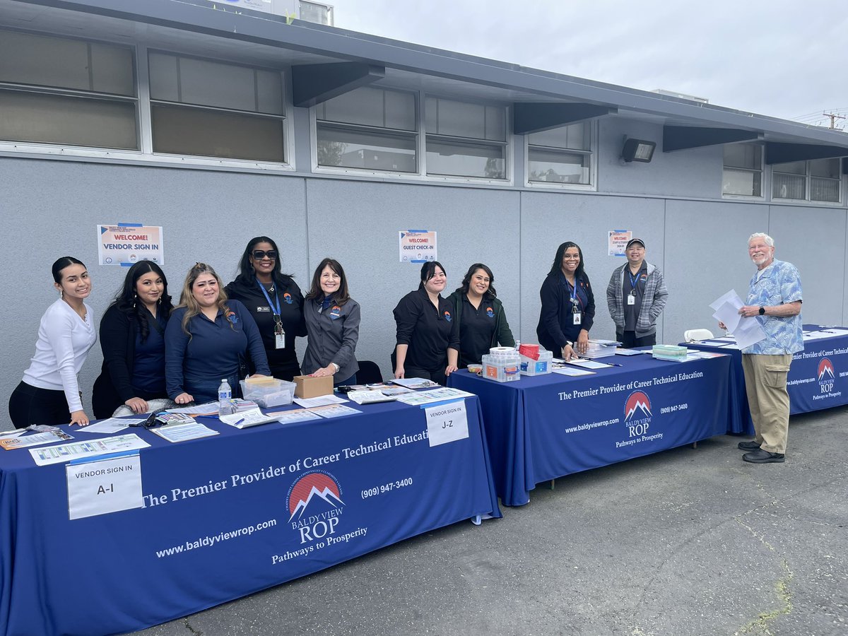 Exciting day celebrating amazing @BaldyViewROP students, educators, business & community members within our CTE world at our Community Open House Career & College Expo! Thank you @ChaffeyHSTigers Jazz Band for keeping us moving and grooving! @SBCo_Supt_Ted #CTEMonth @DrBomentre