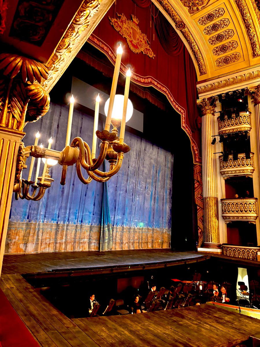 Magic world 🎶🎵🎭
@teatrosancarlo 
#Napoli 
#DonGiovanni