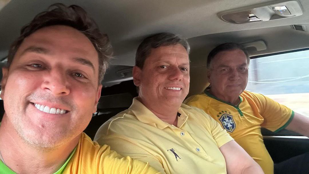 Jakelyneloiola_'s tweet photo. Olha quem está a caminho da Paulista! 👊🏻🇧🇷🇧🇷 https://t.co/WMdsLwjJhH
