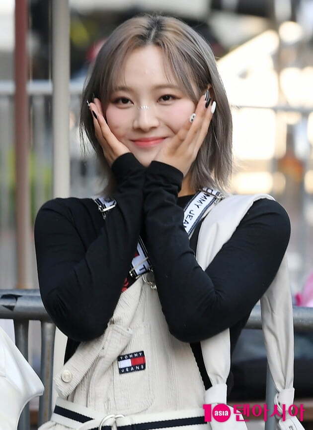 hourlymoonsua's tweet photo. hello hourly sua is back and I guarantee that I will stay active and updating photos/videos and news about our moon sua ❤️

https://t.co/aZxuDVf4ig