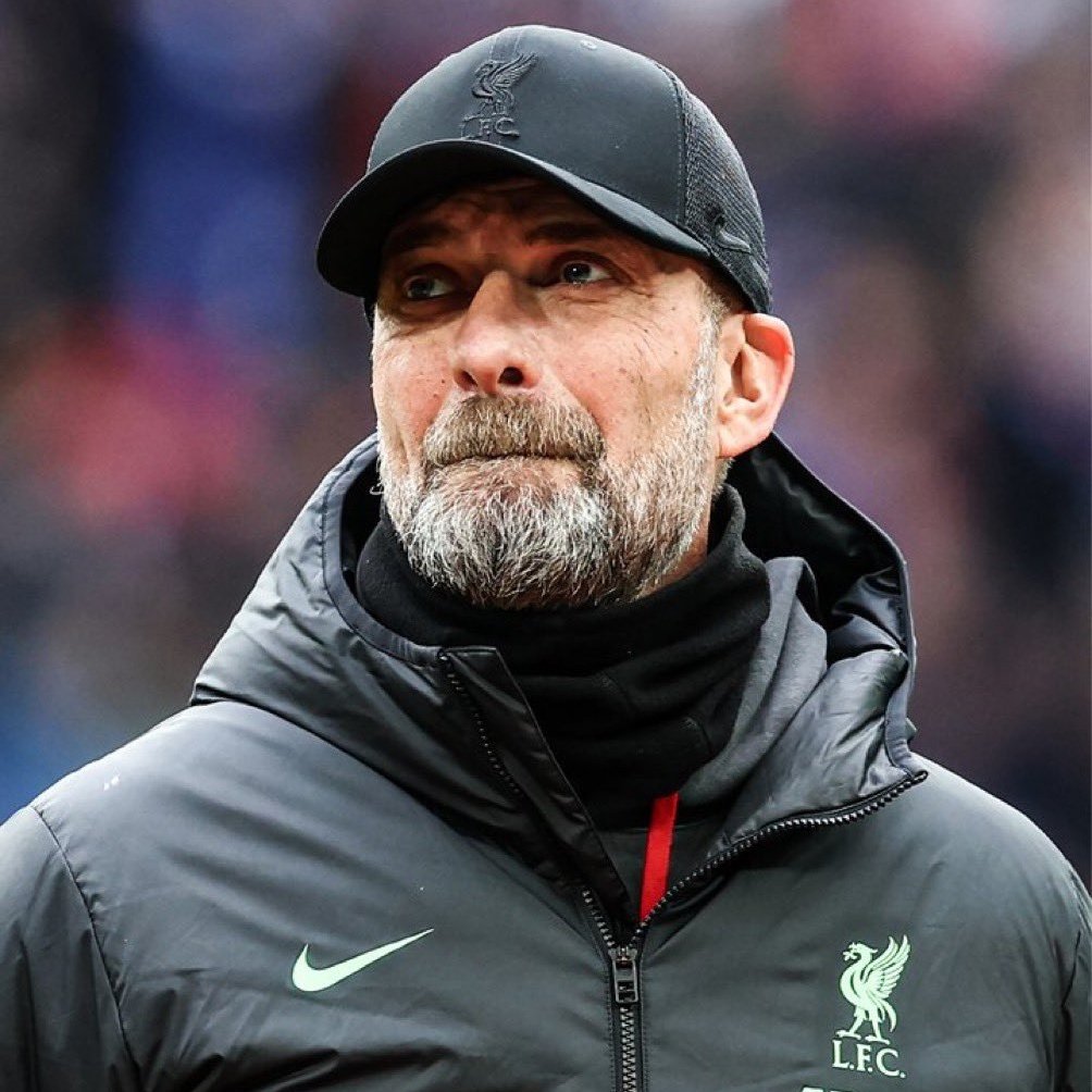 + Plagado de lesiones.
+ Sin Mohamed Salah.
+ Sin Trent Alexander-Arnold.
+ Sin Darwin Núñez.
+ Lesionado Gravenberch.
+ Anulado un gol dudoso.
+ Repleto de chavales de cantera.
+ Con un Kelleher SUBLIME.
+ Con un Kelleher BÍBLICO.
+ Con golazo de Van Dijk.

¡LIVERPOOL CAMPEÓN!