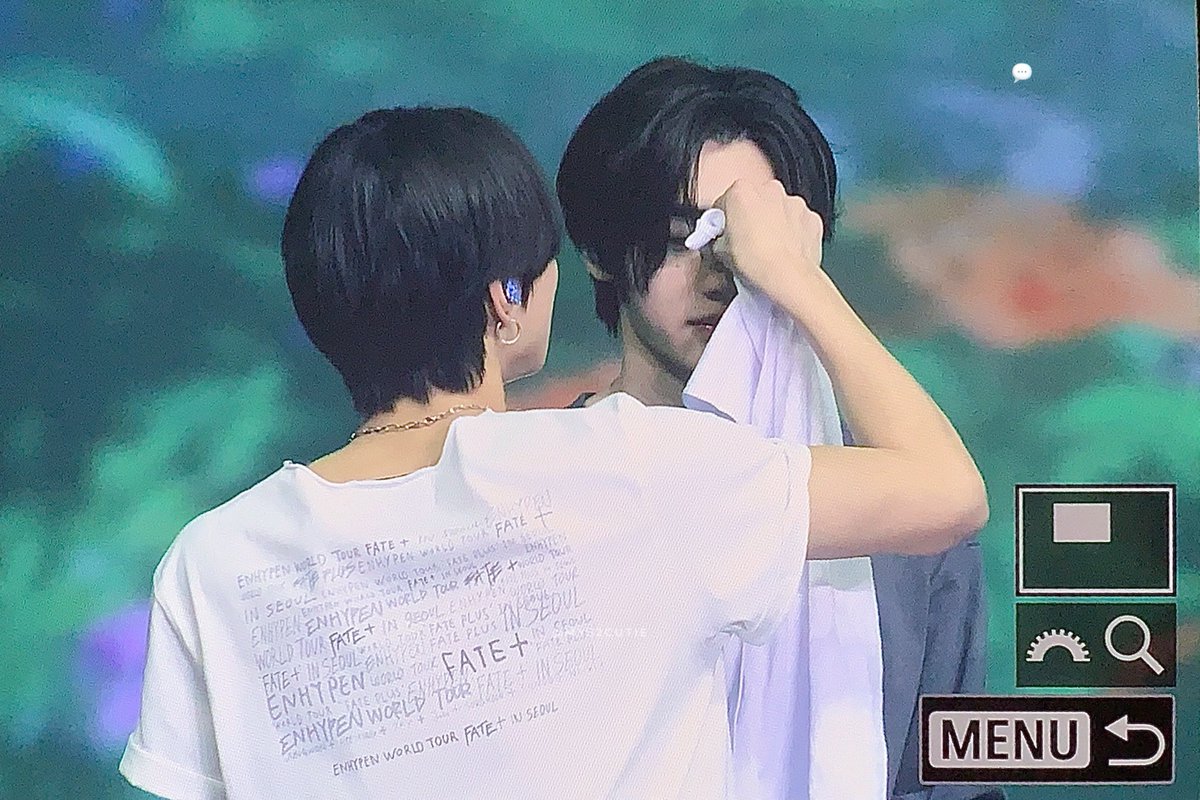 240225 FATE PLUS

형아 눈물 열심히 닦아주는 쩡이

#정원 #JUNGWON #엔하이픈 #ENHYPEN
<a href="/ENHYPEN_members/">ENHYPEN</a> <a href="/ENHYPEN/">ENHYPEN OFFICIAL</a>