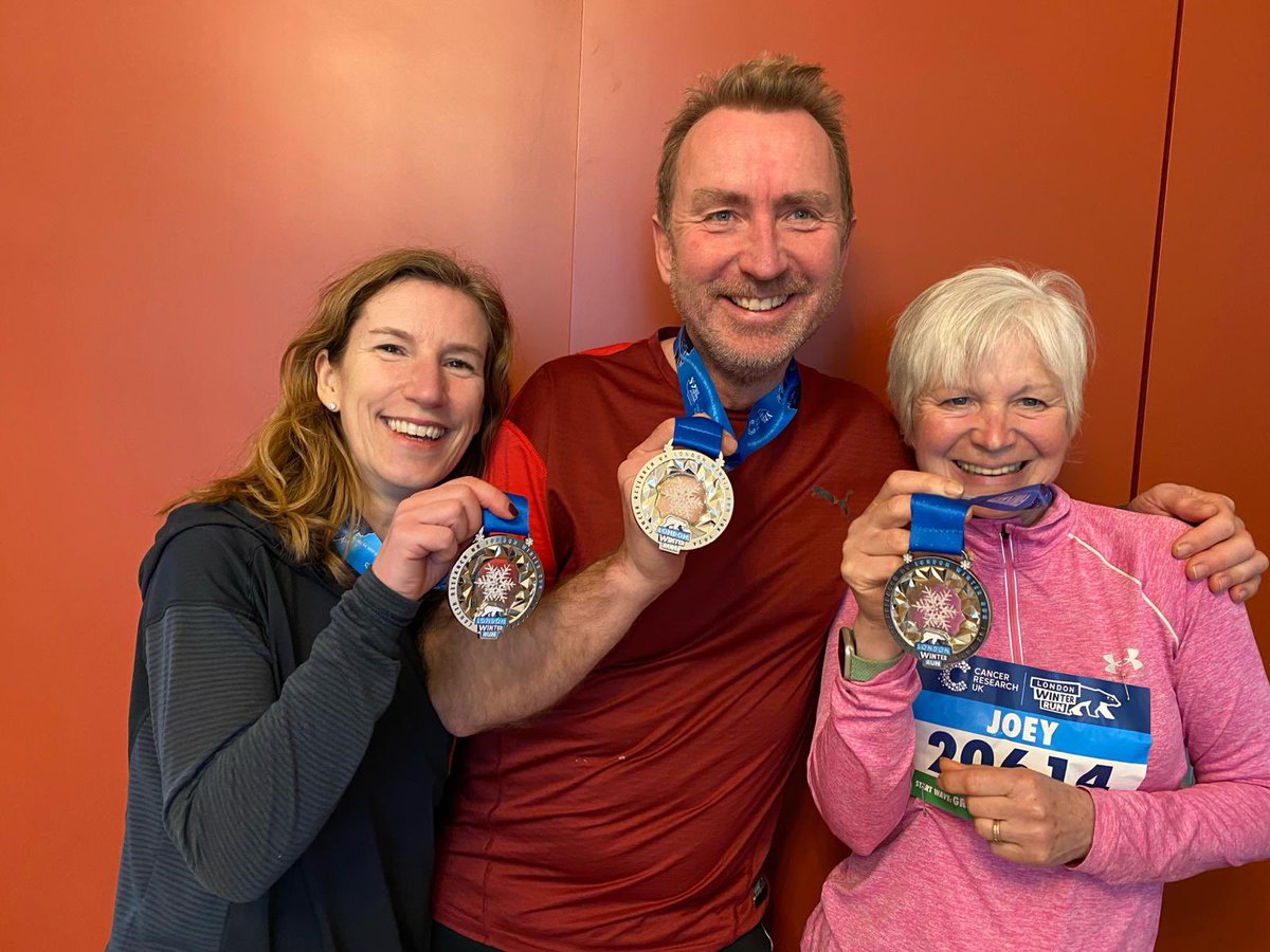 Thank you to all the #WinterRun organisers, volunteers, musicians and my 22,000 fellow runners this morning - a fantastic atmosphere and solidarity against cancer. And proud as punch to report a PB in today’s <a href="/CR_UK/">Cancer Research UK</a> <a href="/WinterRunUK/">London Winter Run 10k</a> 10K around central London in the ☀️! #ThisGirlCan