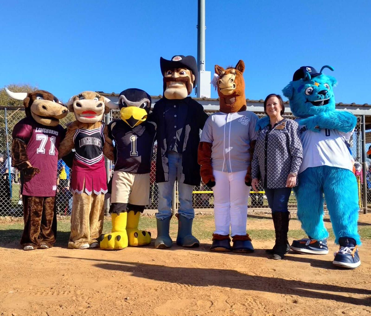 Freddie the Falcon popped in at the Rose Rich GSA’s opening ceremonies yesterday morning to wish the softball players the best of luck for their season!🥎✨