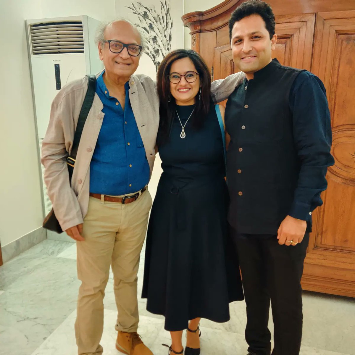 IkaTekAr's tweet photo. Honoured to have met Architect Peter Zumthor at the residence of Consul General of Switzerland. https://t.co/2GnsGWv0xP