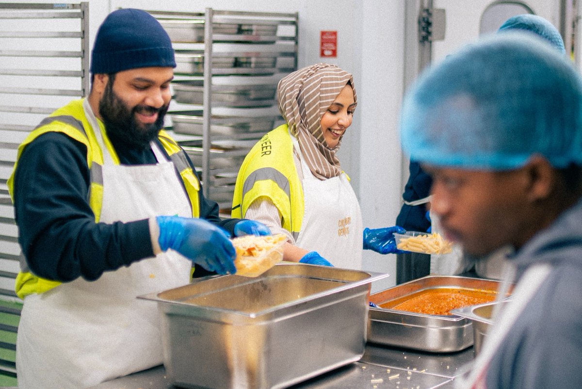 IslamicReliefUK's tweet photo. ❄️ With your incredible support, we're distributing essential winter food packs, all over the country — alhamdulillah!

This year, we're aiming to deliver an estimated 11,750 food packs to reach 43,500 of the UK’s most vulnerable people.

💙 https://t.co/SFQ1cc08kM https://t.co/zHBKOmLbaI