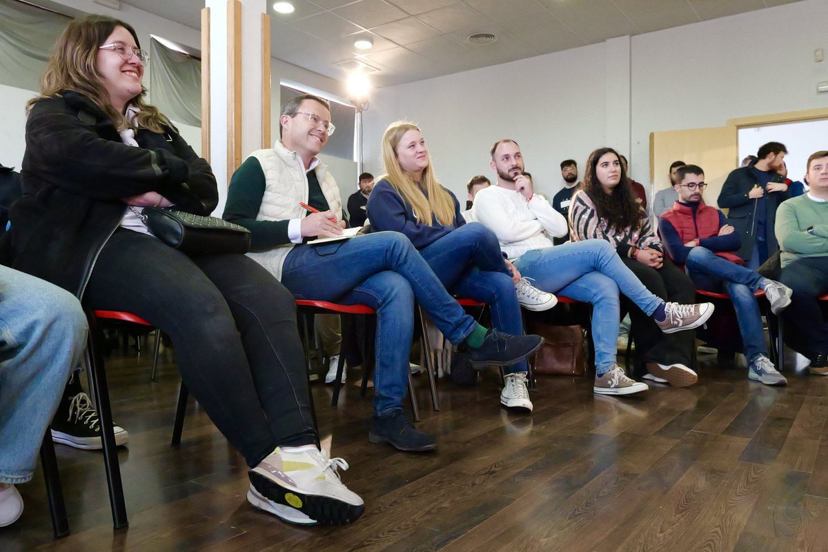 Ha llegado el momento de que las Juventudes Socialistas tengan el papel que siempre han debido tener en el PSOE de Extremadura: la base del presente desde la que construir el futuro #EnEquipo/♥️

#VolvamosaHACERHISTORIA