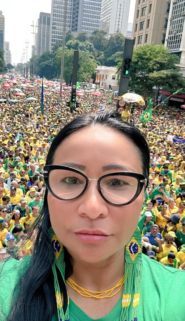 silviawaiapi's tweet photo. Avenida Paulista: Pela família brasileira, pelos valores cristãos, pela liberdade e pelo amor ao nosso Brasil 🇧🇷 https://t.co/occjuAyXD4