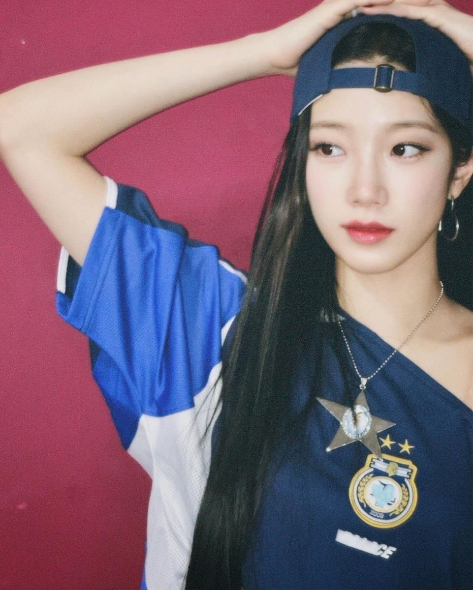 IM_LESSER4FIM's tweet photo. fearnot! i cannot express how much i LOVE everything about this comeback, but i do hope that i can fully convey my excitement through our performances. and i pinky promise, i will give it my all, as always. stream EASY, everyone!! 🩵

#LE_SSERAFIM #KAZUHA 🦢 https://t.co/nesV1hbzbt