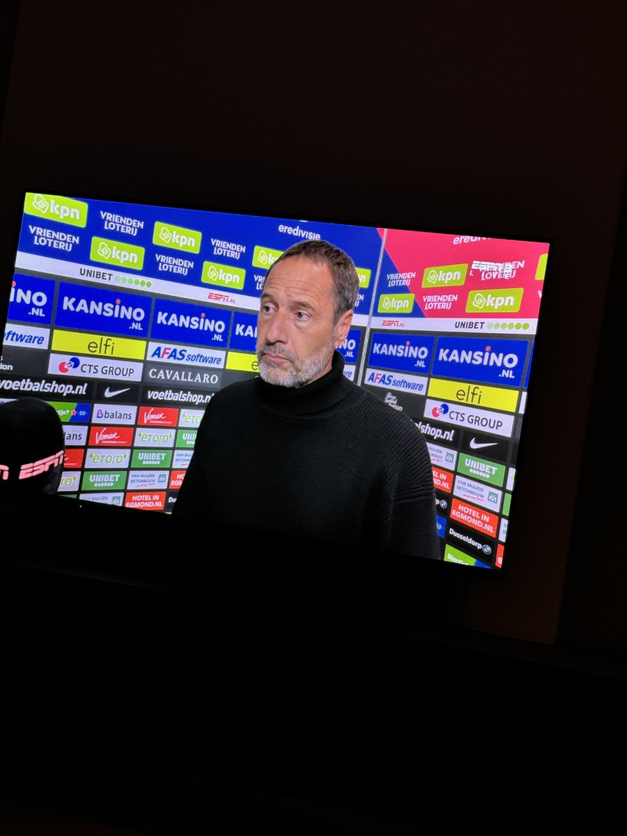 Zelfs de kleding bij <a href="/AFCAjax/">AFC Ajax</a> is van amateur niveau…#replaytoch?