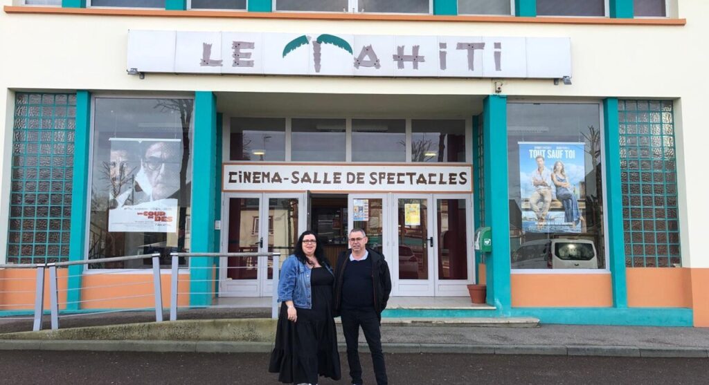 BasseCourFr's tweet image. &quot;Stéphane Dif, adjoint au maire de Gacé, expose la gestion de la salle de cinéma et spectacles. Mais où est la transparence financière ? #Gacé #TransparenceFinancière&quot;