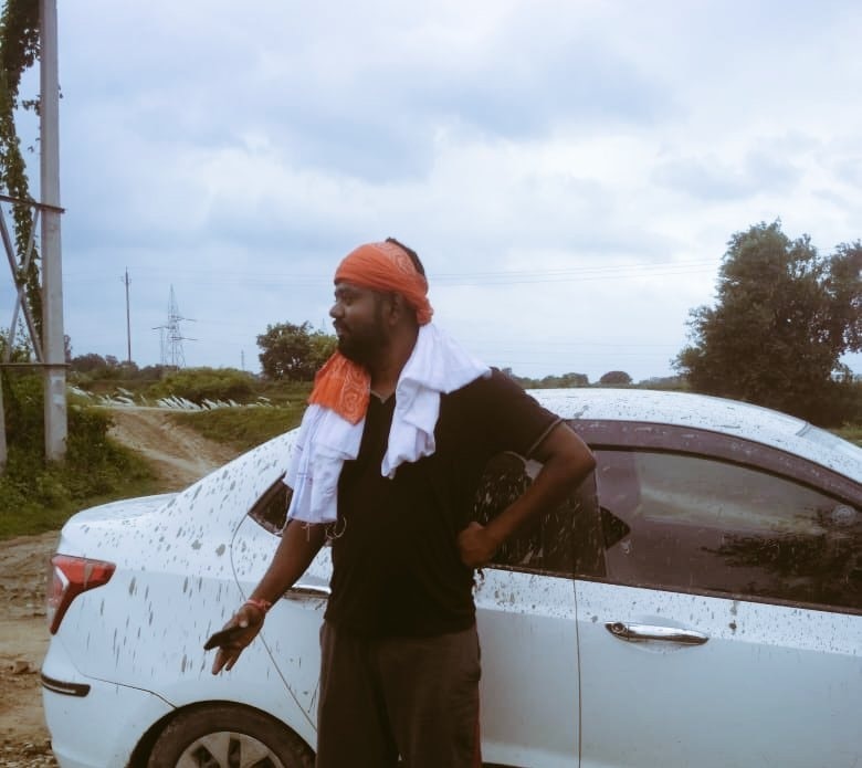 ceobalajisons's tweet image. @chhedi_paswan @BJP4Bihar @BJP4India @scsthub @RohtasDistrict 
Hamari vichar aur desh ke prati samman Rastya hit ke liye samarpit hai. Desh me #currption ko kam karana Mera Masada hai.  Nariyo ke prati samma, garib/ kishan/berojgar ka uthan mera soch hai.🚩

Jan hit me Jari 🇮🇳 🫡