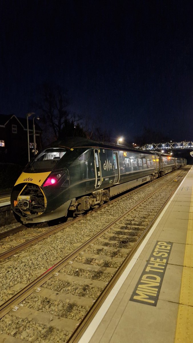 F1Smasher's tweet photo. Why would the coupling hatch be open, on a line where units don't couple? #CotswoldLine ๐ง
(@Grumbrela @ally_mcmurdo) https://t.co/hFSSrw0qcc