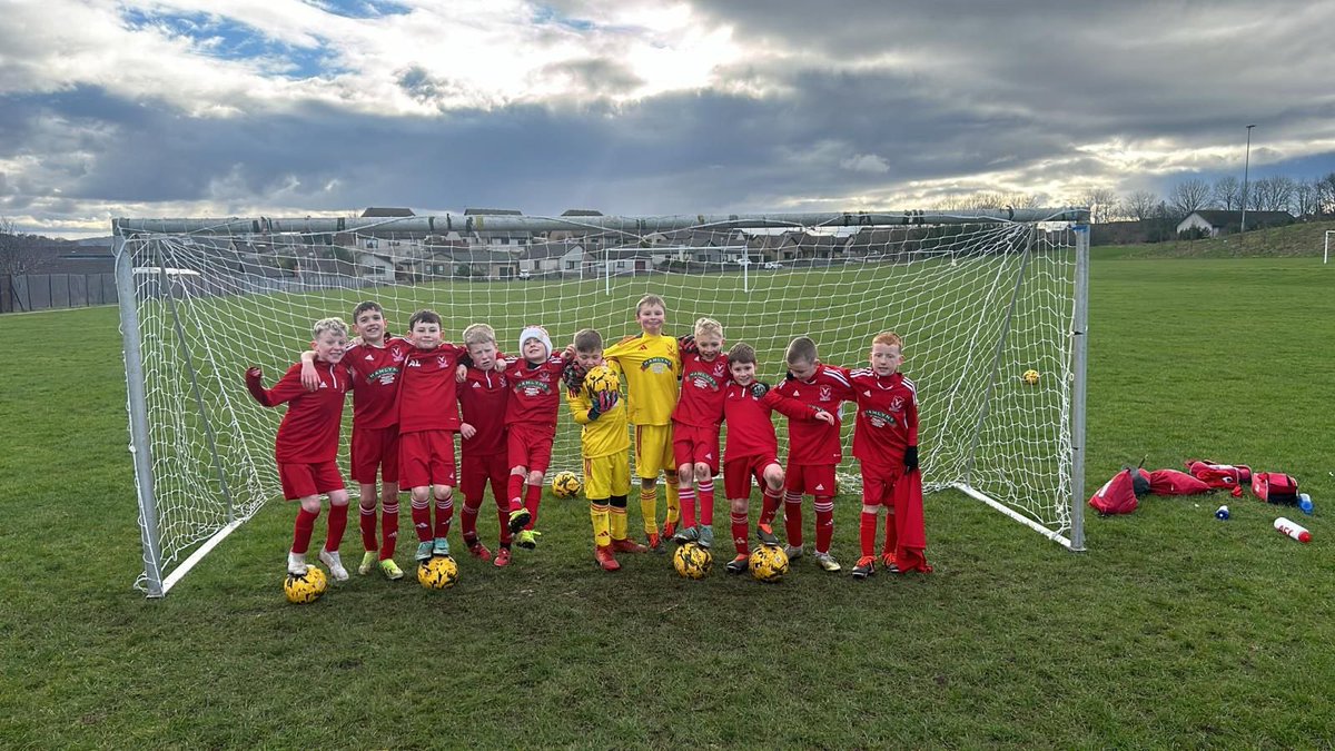 valecommunityfc's tweet photo. Our 2015’s rounded up their friendlies with 2 games this weekend against Mintlaw & Hermes. Some great football played over the 2 days. The games were played in great spirit and were very competitive!🔴⚪️⚽️🔴⚪️
C’Mon I Vale!!
#valecommunity https://t.co/Q0sZm7dUzr