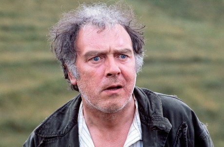 RodneyMarshall1's tweet image. Filming of Children of the Stones taking place in Avebury, Wiltshire, during the summer drought of 1976. The cast included: Iain Cuthbertson; Gareth Thomas; Freddie Jones; Veronica Strong. Arguably, one of the most atmospheric, disturbing children&apos;s dramas seen on UK television.