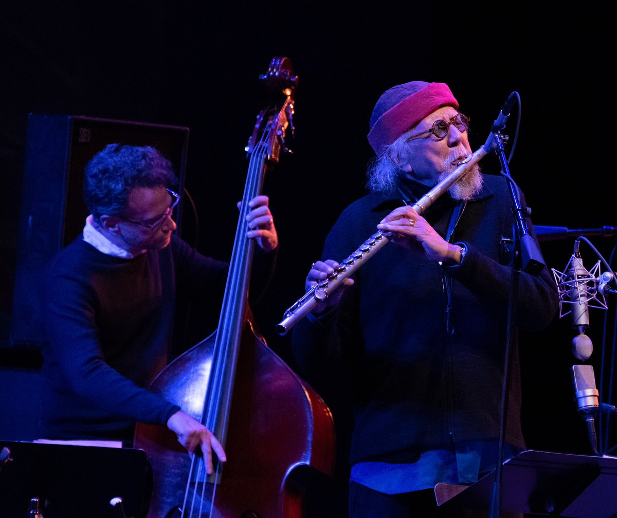 bluenoterecords's tweet image. Hear brand new Blue Note tracks from Charles Lloyd, Bill Frisell, Julian Lage, Melissa Aldana, Joel Ross &amp;amp; more on our "Jazz Now" playlist! Listen: bluenote.lnk.to/JazzNow