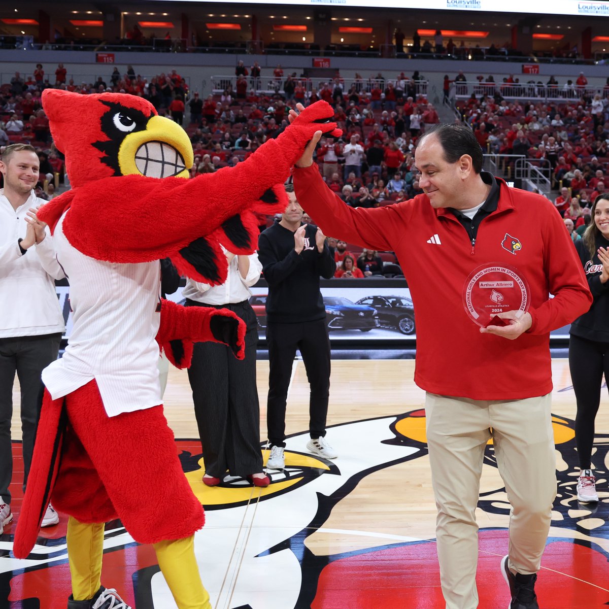 Honored to recognize Coach Albiero at today’s @louisvillewbb game as Louisville’s 2024 National Girls & Women in Sports Day honoree 👏 #GoCards