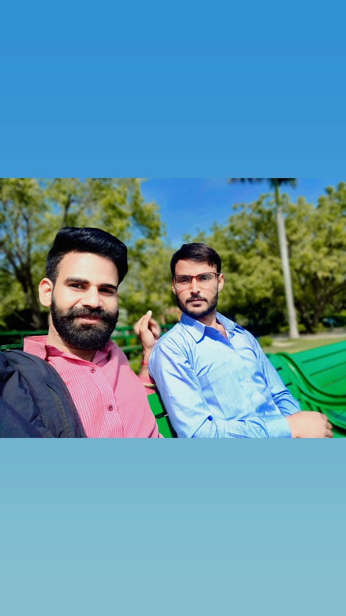 theamarbeshki's tweet photo. वक्त के साथ बस आदत बदल ली है हमने
                 बुरे कल भी नही थे अच्छे आज भी नही हैं..!🙏🙏 https://t.co/U8I7UqOuqm