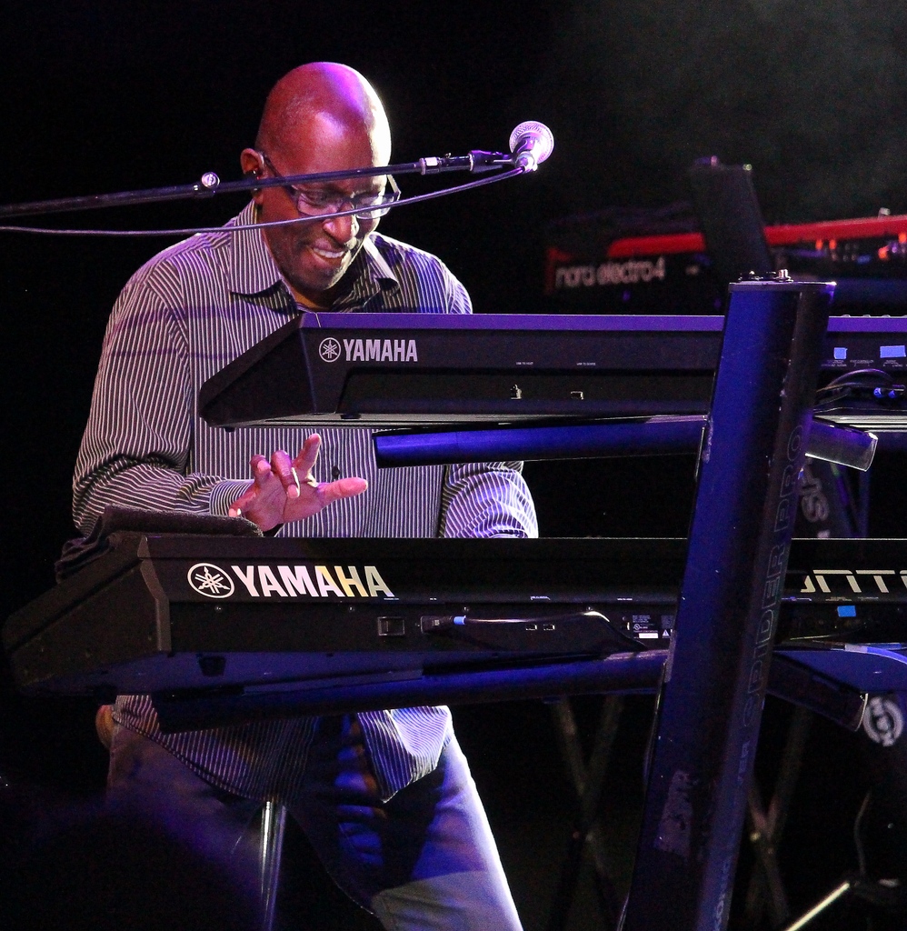 The man, the myth, the legend, @greg_phillinganes_live! What's your favorite Greg performance? Comment below! 📸: Glenn Murphy 
#dogzofoz #dogzofoztour #dogzofoztour2024 #totolive #toto #tototour #gregphillinganes
