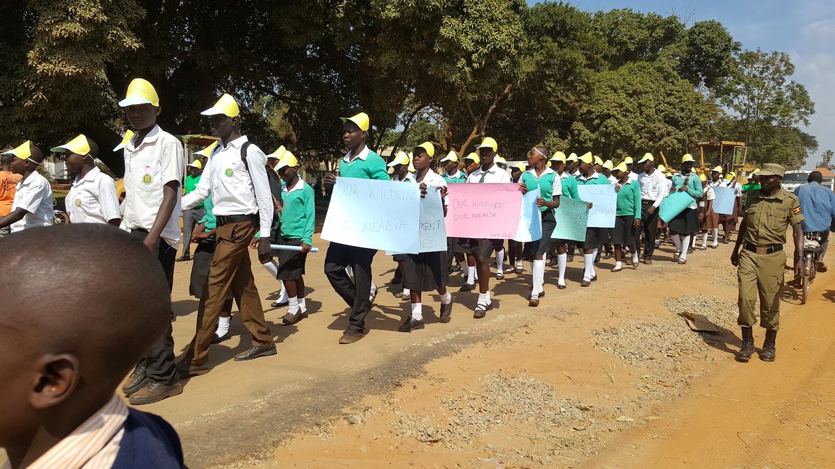 AIBIS_UG's tweet photo. Students matching in Hoima City, Uganda, recently in support of environmental protection, conservation and climate justice. We all should NOTE that without full involvement and participation of the youth, attaining Sustainable Development Goals (SDGs) will remain just a dream. https://t.co/DSjLH9SA6D