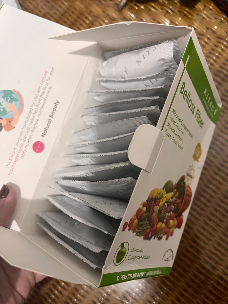 Makan buah &amp; sayur versi seduhan yang #BisaDiminum Sekali minum kalian bisa nenggak campuran buah nanas, Apel, Kiwi, markisa, lemon, pir, bayam, timun, dan seledri. Untuk rasanya unik! Asem seger gituuu! Bikin BAB lancar dan magic nya bikin perut buncit mulai kempes 🫶🏻🫶🏻