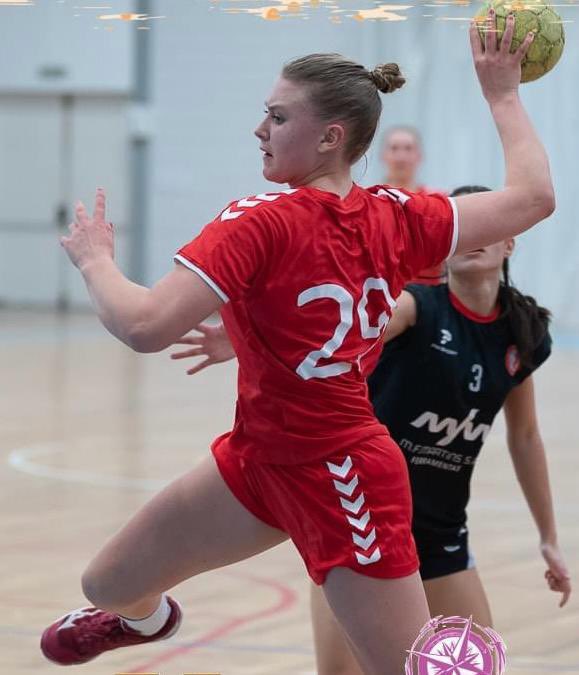 britishhandball's tweet photo. Meet the team:
Alicia Smith https://t.co/A8mo8gY6YN