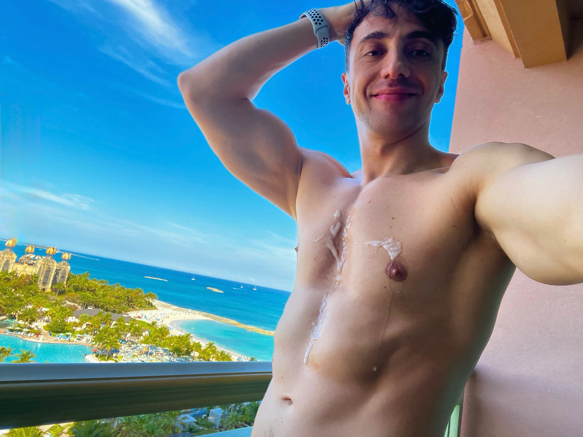 GHMF1raXoAAwtfX.jpg:large