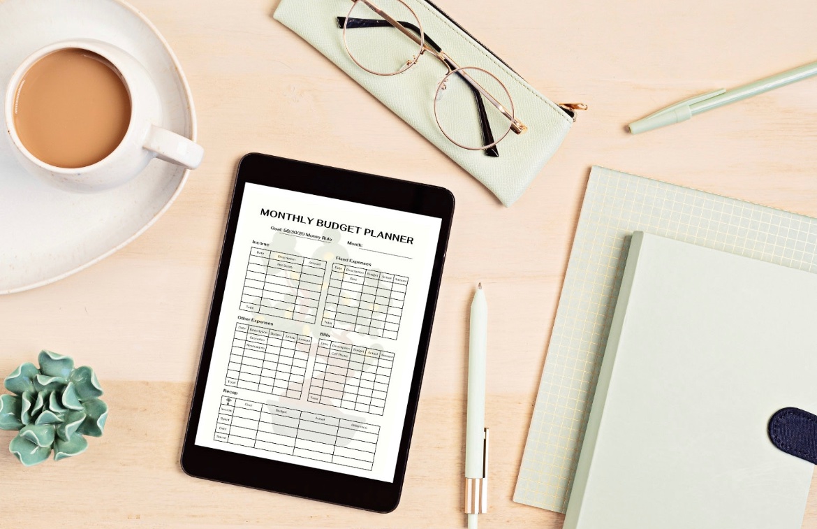 Get ready to revolutionize your financial journey with our Digital Printable PDF Monthly Budget Planner! Say goodbye to mundane money management and hello to a world of practicality, creativity, and convenience.
msetcreations.etsy.com/listing/168486…