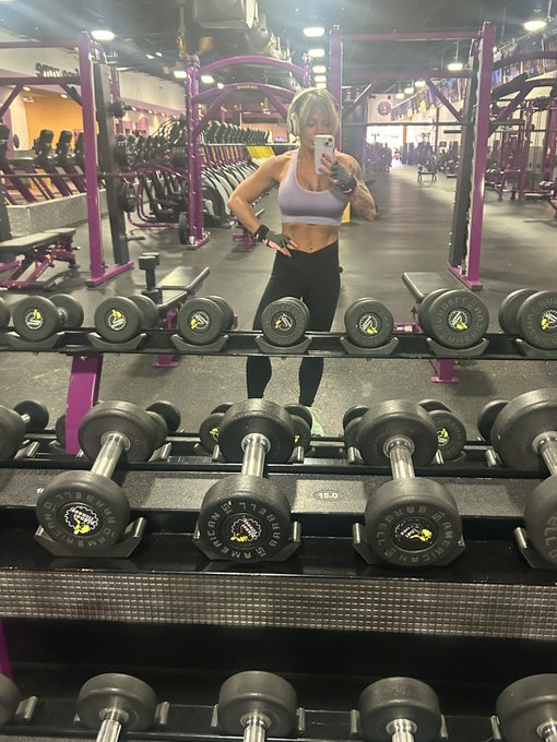 Shoulder day is my favorite day 💪🏼💜 https://t.co/5Rro0GyRzZ<a href="/tag/bikinicompetitor"class="tags"><span>#bikinicompetitor</span></a><a href="/tag/10weeksout"class="tags"><span>#10weeksout</span></a><a href="/tag/truenovice"class="tags"><span>#truenovice</span></a>