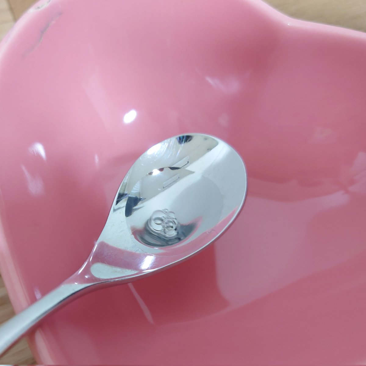 mihataabo's tweet image. 前々から気になっていた『Tricore温感ヘッドスパトリートメント』

はじめは透明の液体なのですが水を加えると乳化するところがとても面白いです♪
なめらかなテクスチャーです。

香りもとっても良い香り！

#PR
#tricore
#トリコレ#温感生トリートメント
#トリコレでちゅるん髪
#韓国コスメ