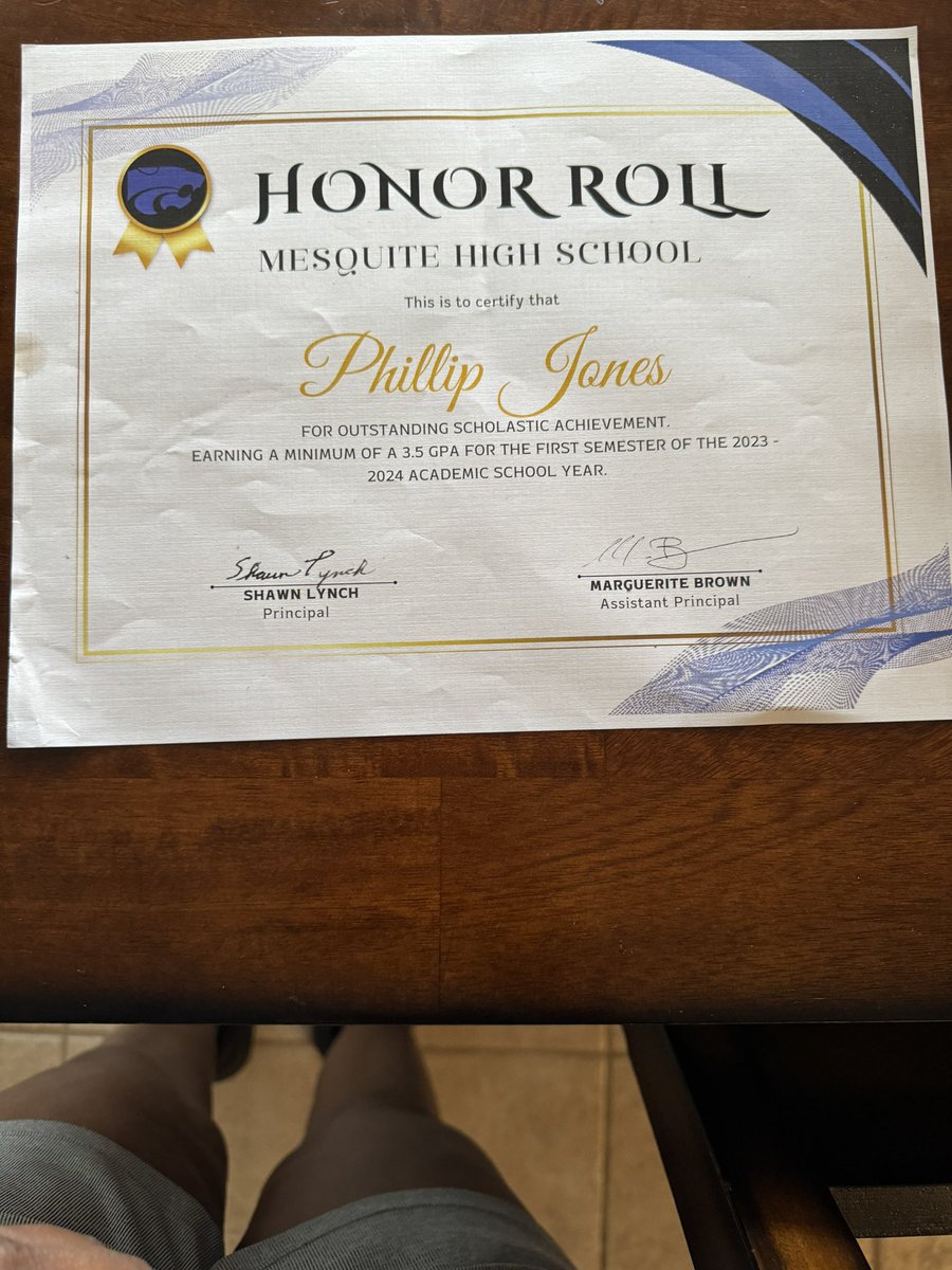 Blessed for the 2nd year in a row to be recognized for maintaining a 3.8 &amp; above GPA the entire school year. Also grateful for my employer over the past  year Jeremiah Italian ice cream for working around my academic and athletics schedule. @QBManuch <a href="/CoachDodson13/">Coach Dodson 🏈 🗺️🧗🏿‍♂️🏆</a> <a href="/Coach_Caruso/">Coach Glenn Caruso</a>