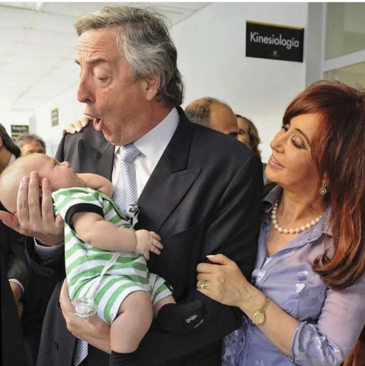 Nos propusiste un sueño y lo construiste en realidad. Demostraste que se puede superar una crisis sin ajustar al pueblo, generando trabajo y dignidad. Tu nombre es sinónimo de empatía, justicia y equidad.
Te extrañamos flaco querido, gran amigo del pueblo de Ezeiza.
#NestorCumple