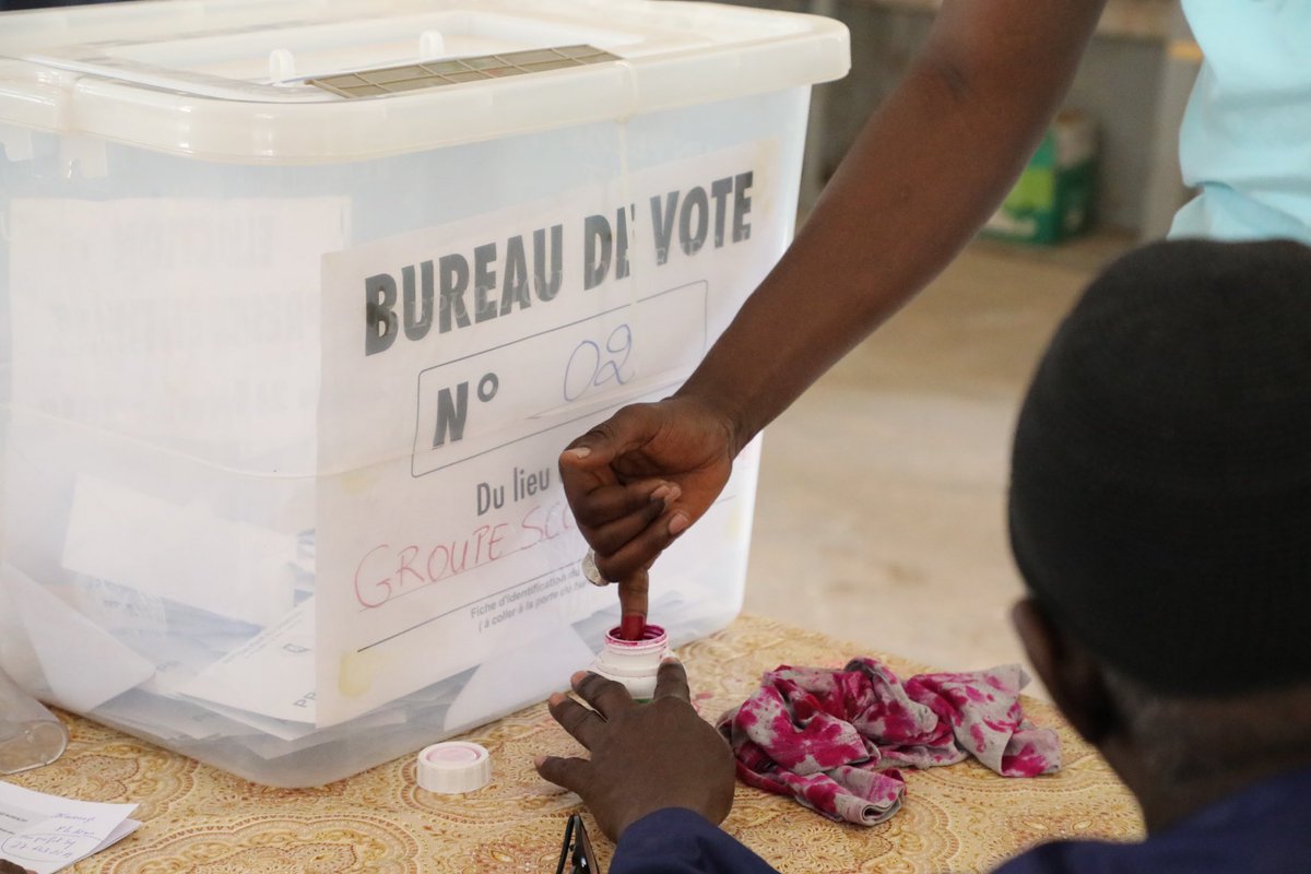 Ce 25 février est un triste jour pour la Démocratie sénégalaise bâtie à la sueur et au sang de génération de militants de la Liberté. En reportant l’élection présidentielle qui devait se tenir aujourd’hui, le Président @Macky_Sall Sa privé les 7 millions d’électeurs que nous…